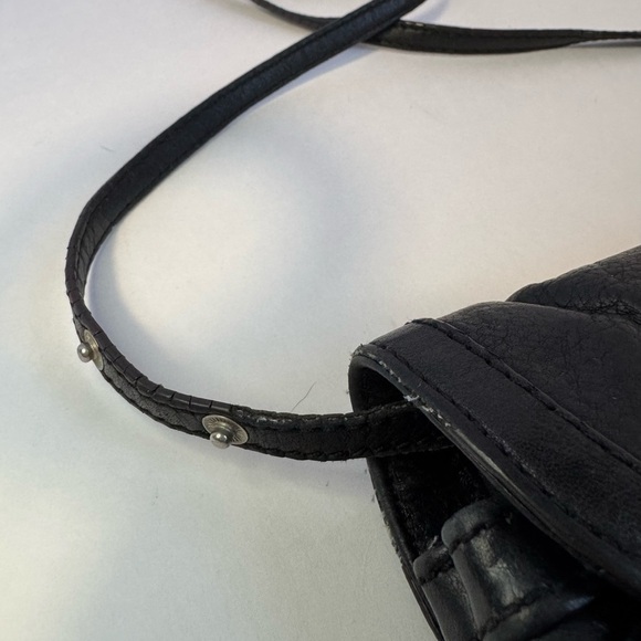 B. Makowsky Flap Buckle Crossbody Shoulder Bag - Picture 10 of 13